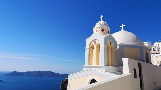 Santorini Travel Guide: Discover Stunning Views, Enchanting Villages, and Local Culinary Delights